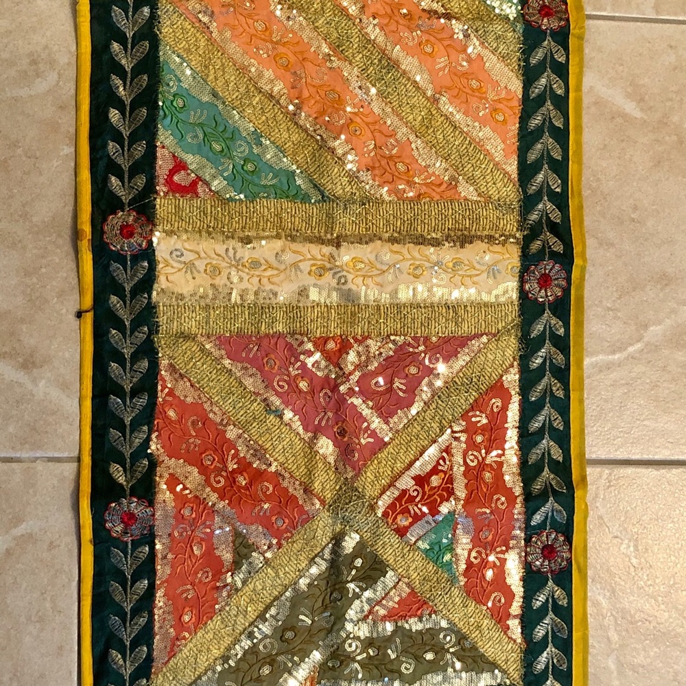 Table runner - Picture 3 of 7